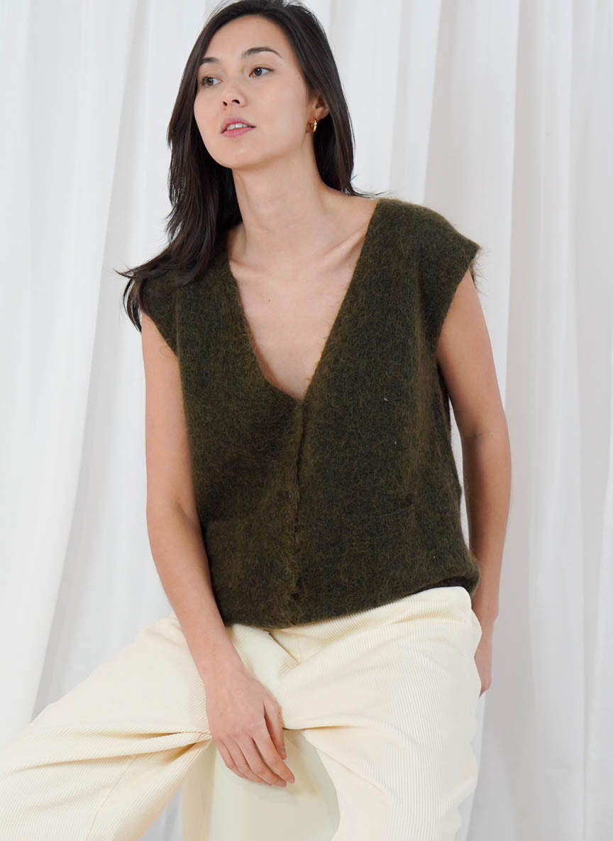Castlerock Sleeveless Buttoned Cardigan - Military