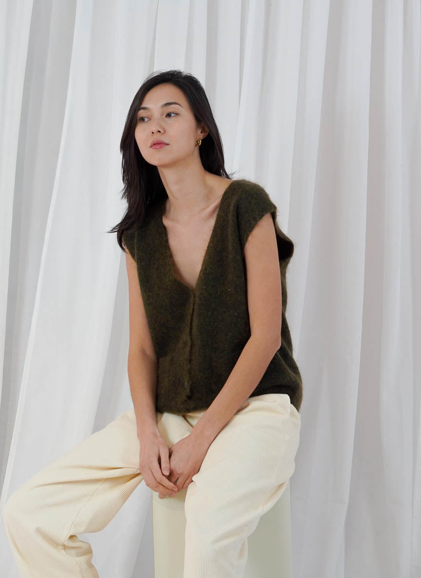 Castlerock Sleeveless Buttoned Cardigan - Military