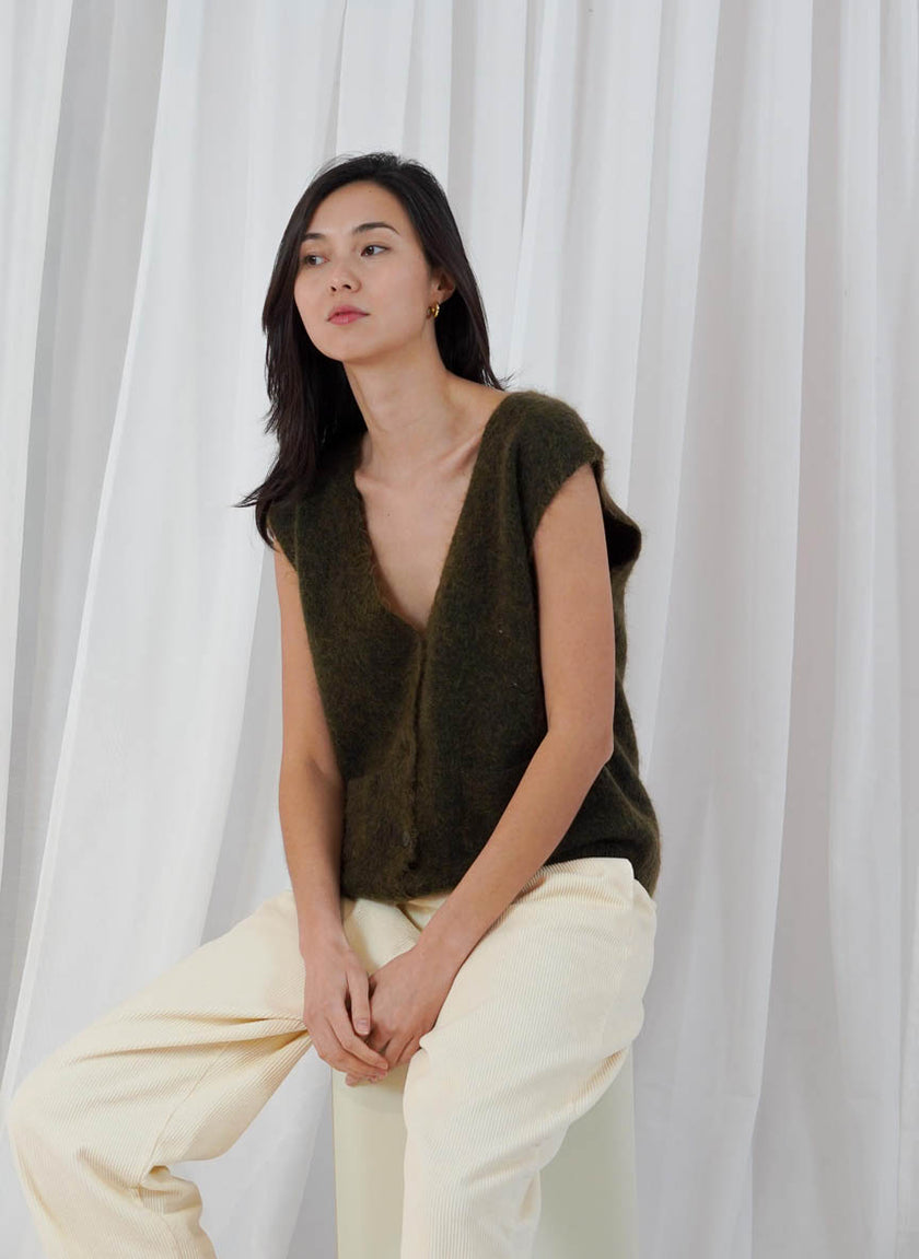 Castlerock Sleeveless Buttoned Cardigan - Military