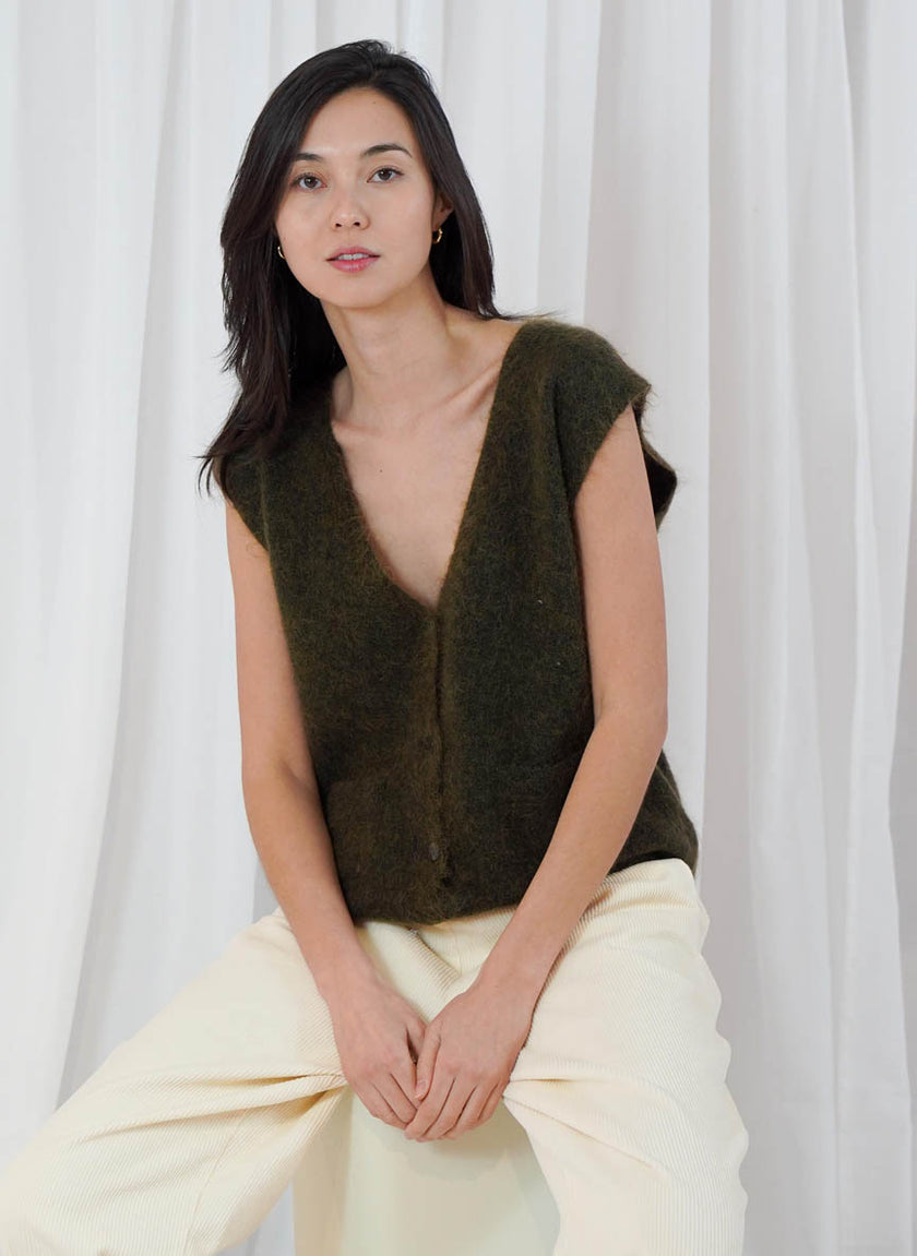 Castlerock Sleeveless Buttoned Cardigan - Military