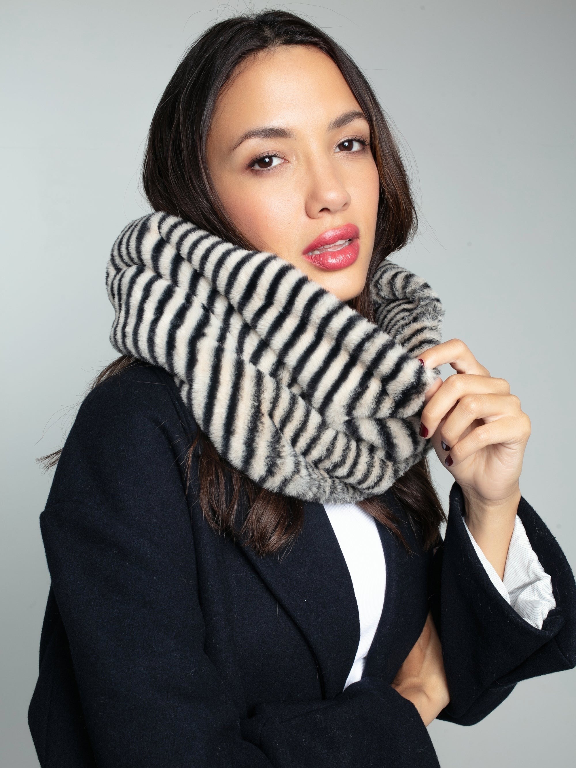 SNUGGY FAUX FUR SNOOD-NEUTRAL