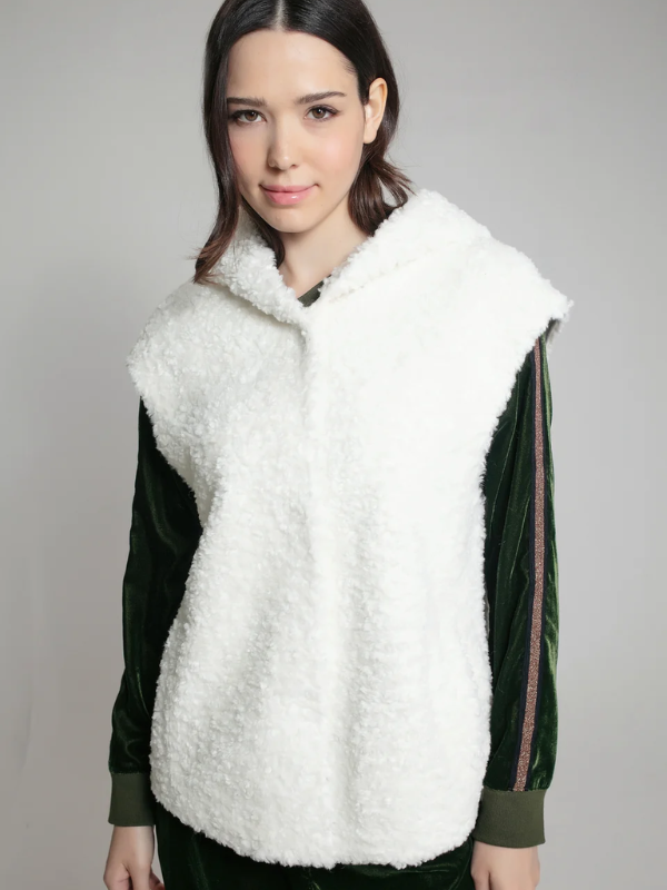 TRINITY GILET IN CREAM