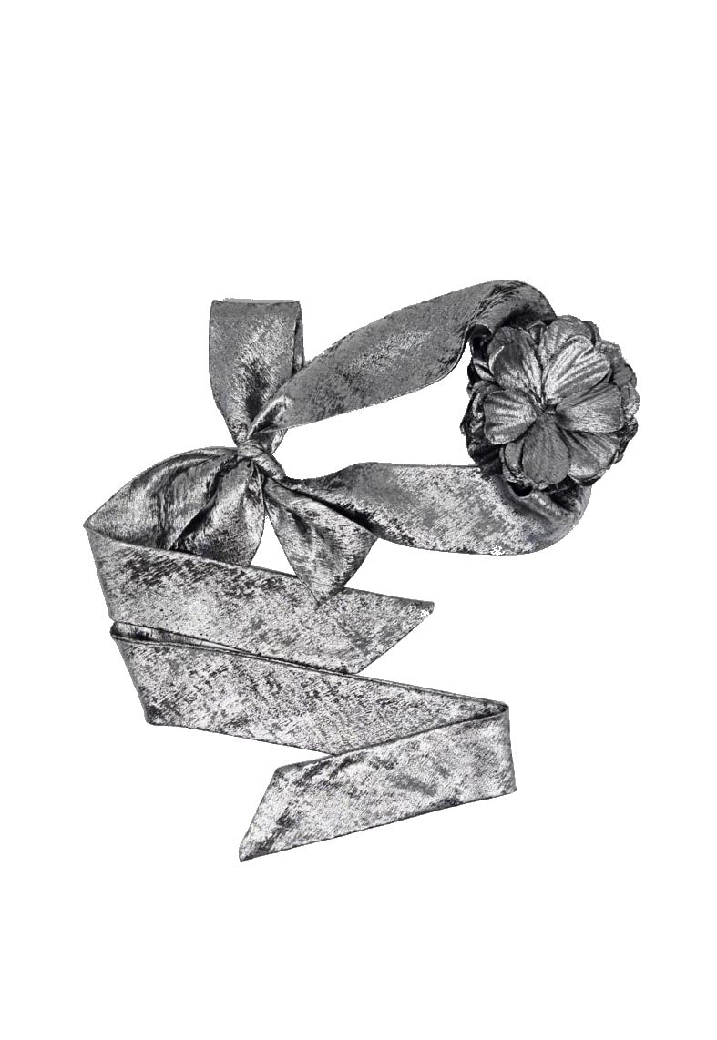 VERA CORSAGE SCARF IN SILVER