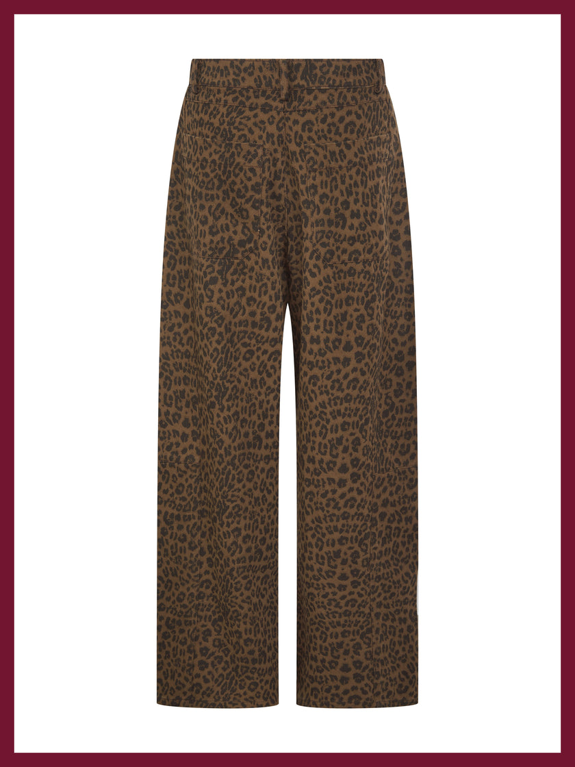 Ditta Leopard Barrel Leg Jeans in Chocolate