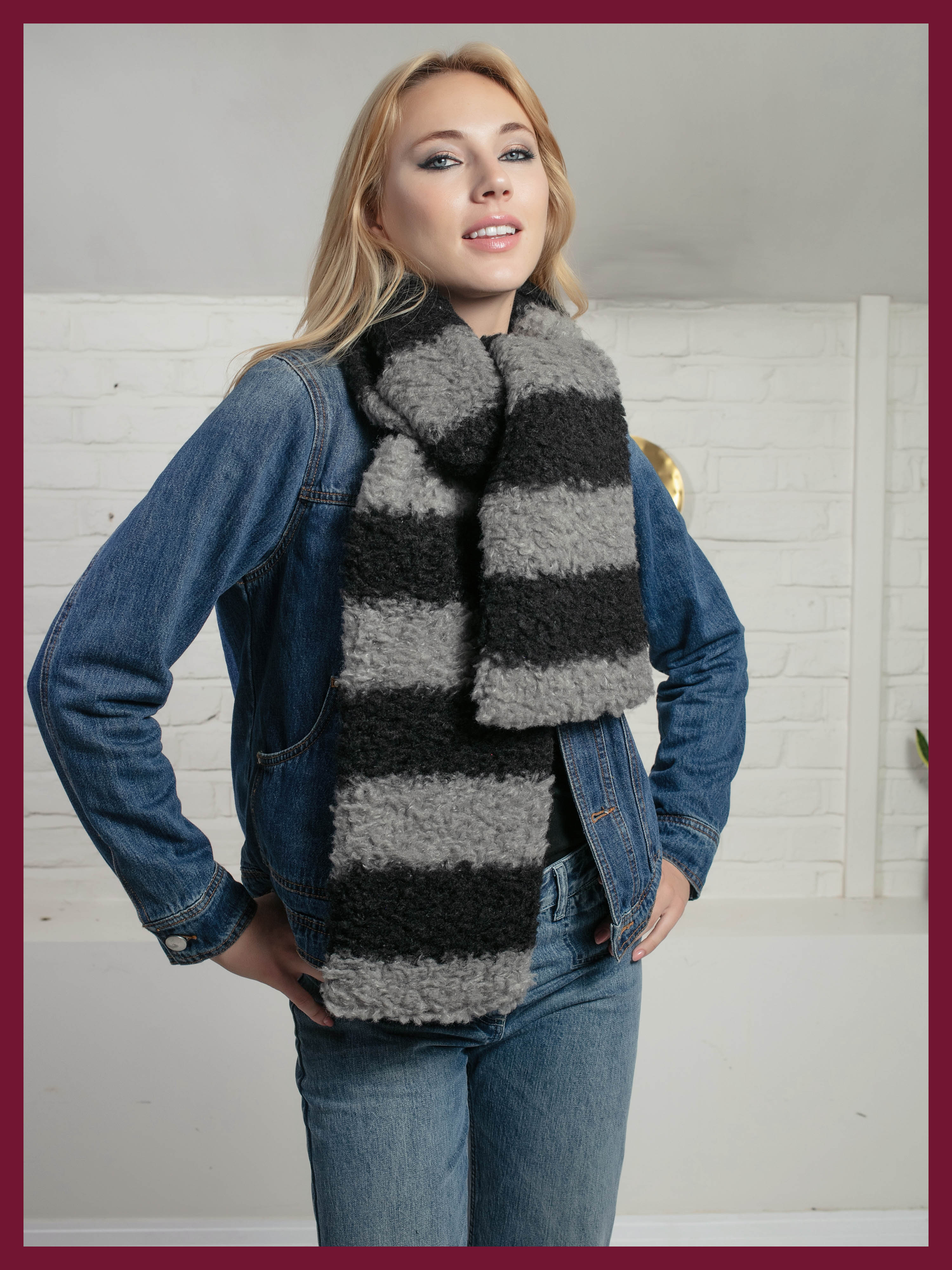 Columbia Stripe Scarf In Black