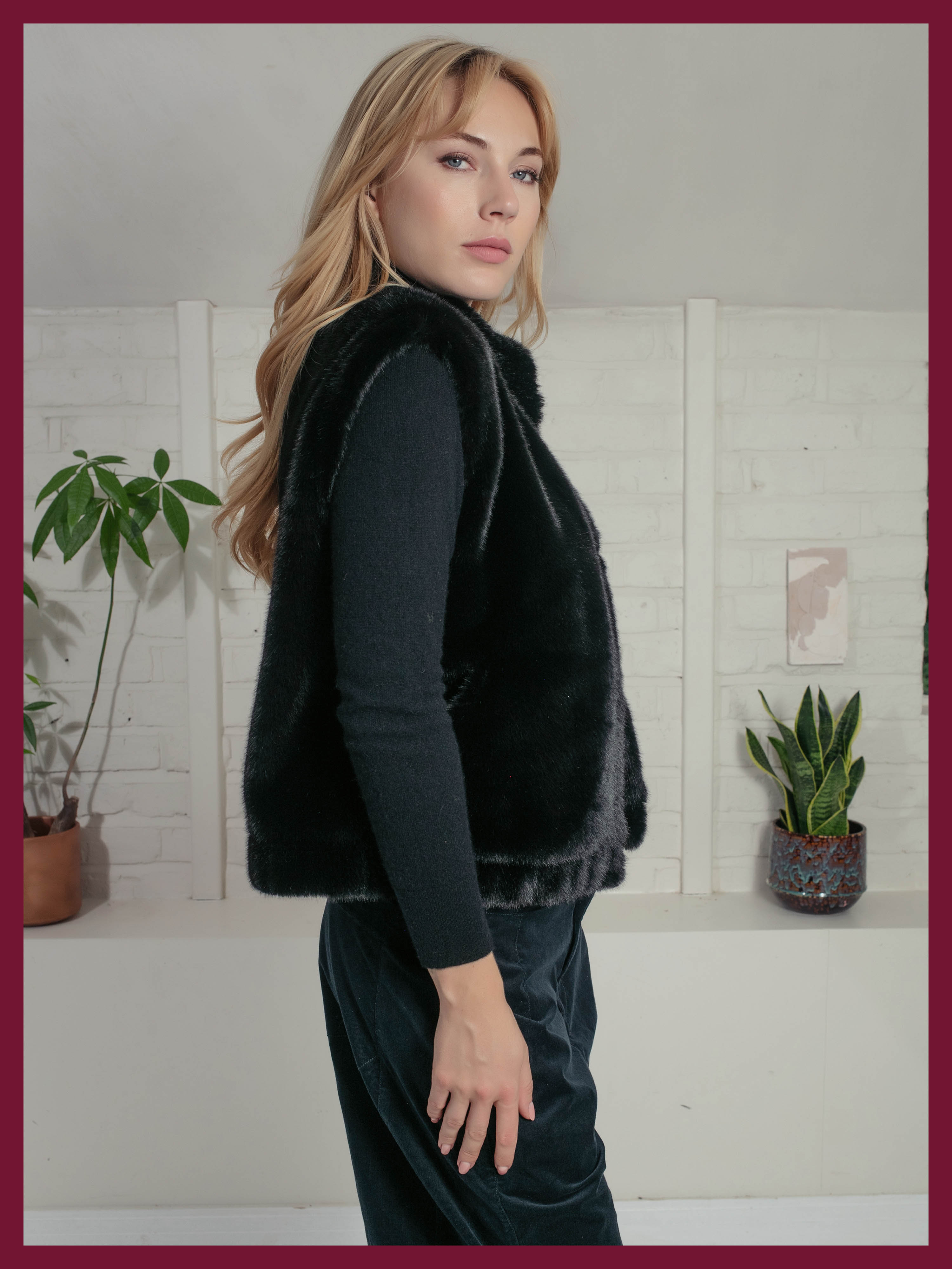 Isla Faux Fur Gilet in Black