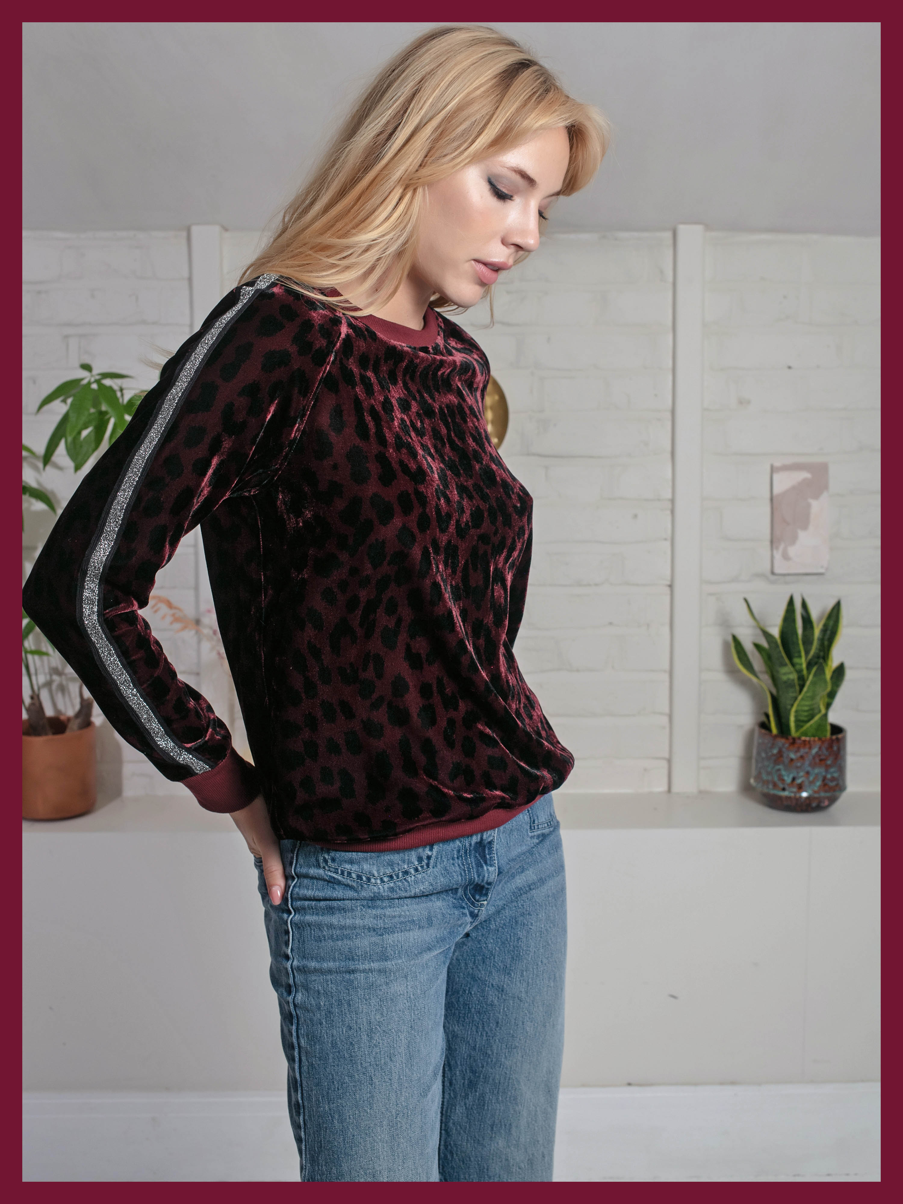 Penelope Velvet Sweater in Plum Leopard