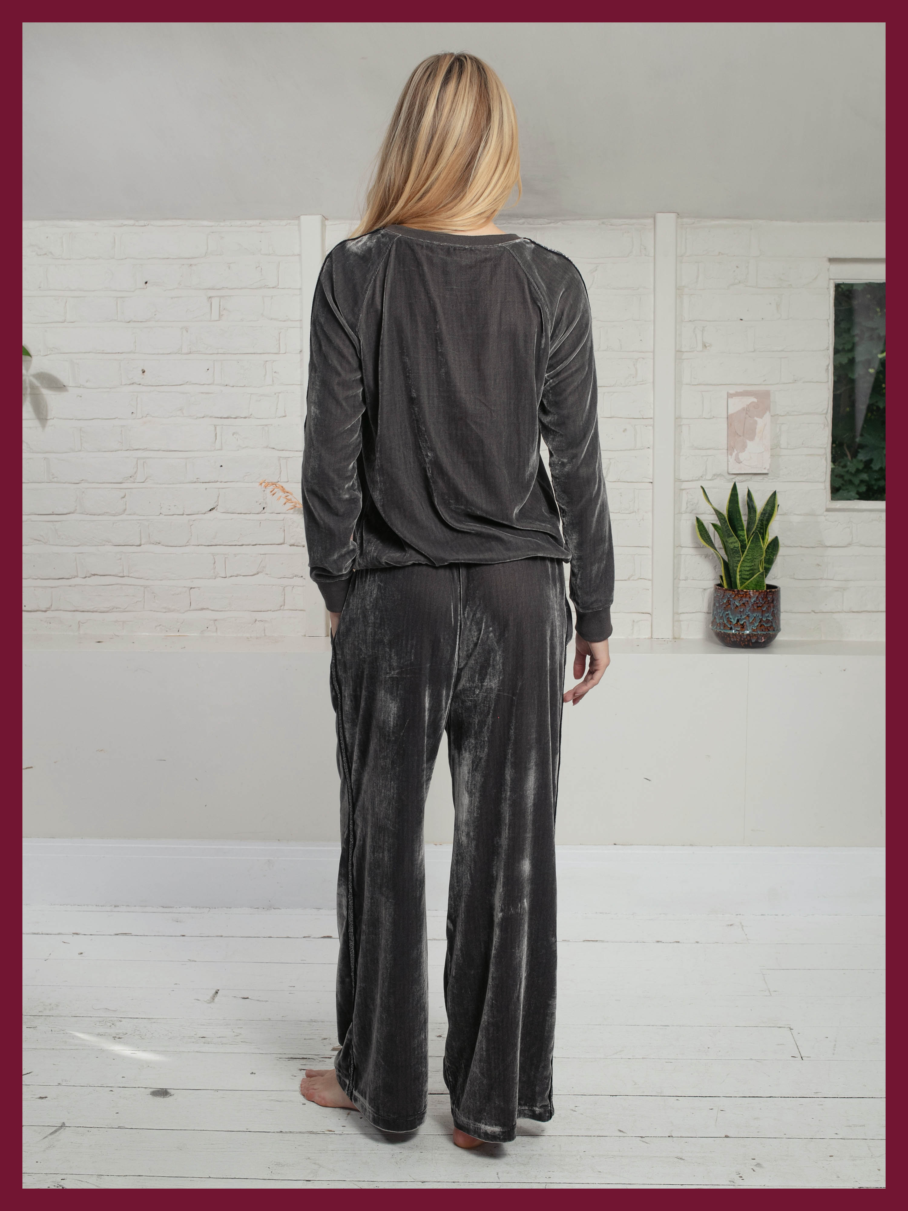 Penelope Velvet Sweater in Mink