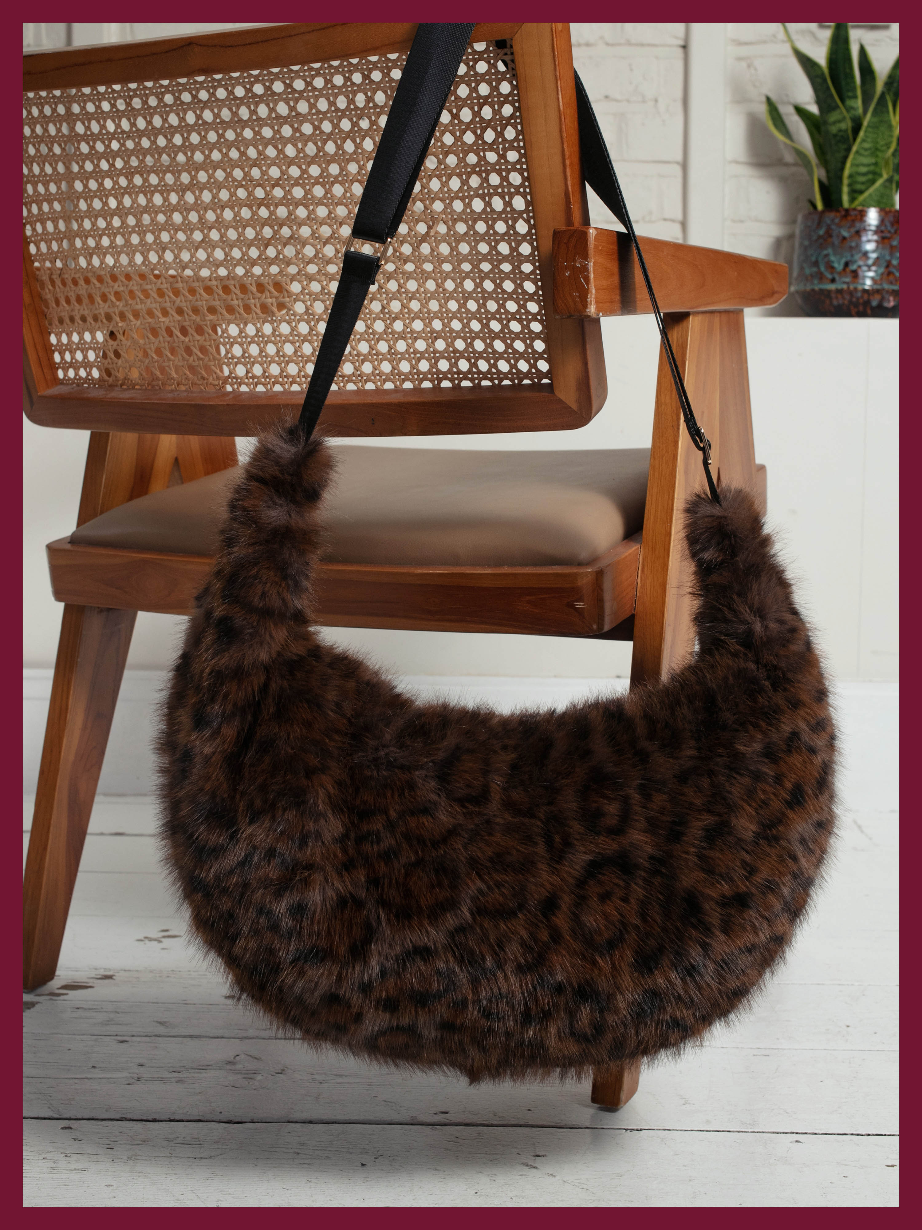 Sasha Slouch Bag In Chocolate Leo