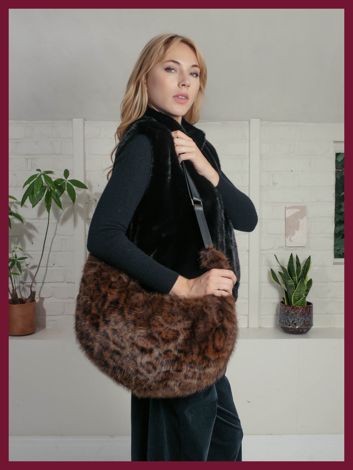 Sasha Slouch Bag In Chocolate Leo