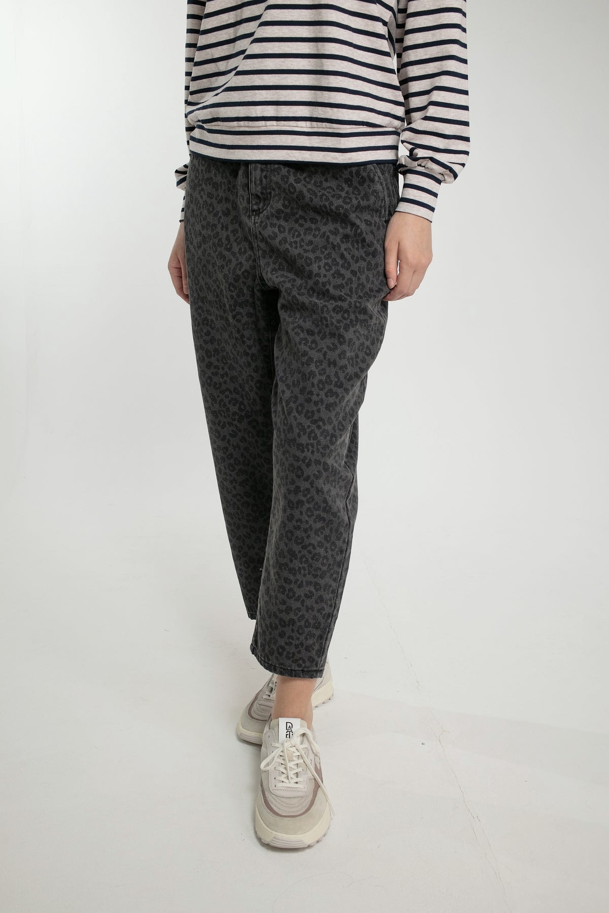 Caroline Trousers in Leo Grey