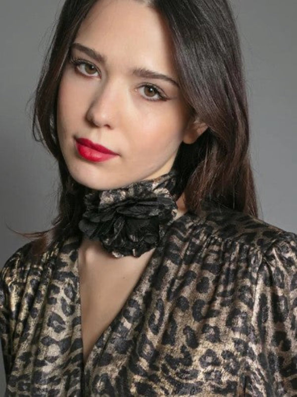 VERA CORSAGE SCARF IN BROWN LEO